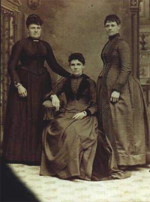 Isophenia Hubbard, Lydia Hubbard, and Amanda Hubbard Photo